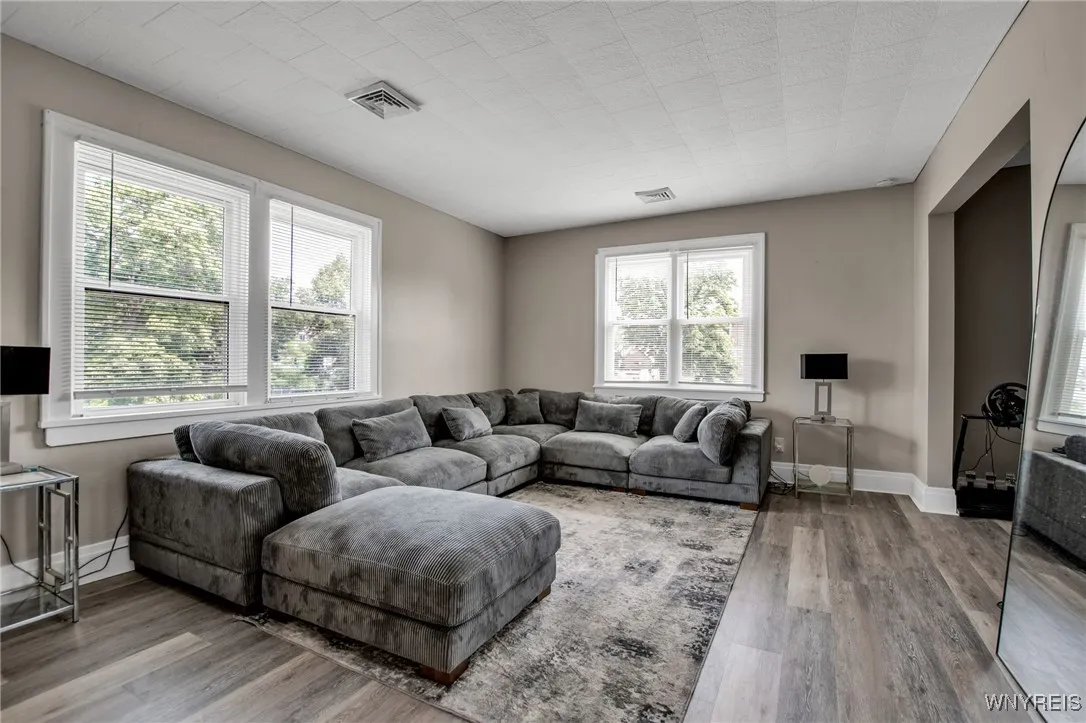 800 Columbus Parkway, Buffalo, New York 14213, Buffalo, New York 14213, 6 Bedrooms Bedrooms, ,2 BathroomsBathrooms,Residential,For Sale,800 Columbus Parkway, Buffalo, New York 14213,B1621929