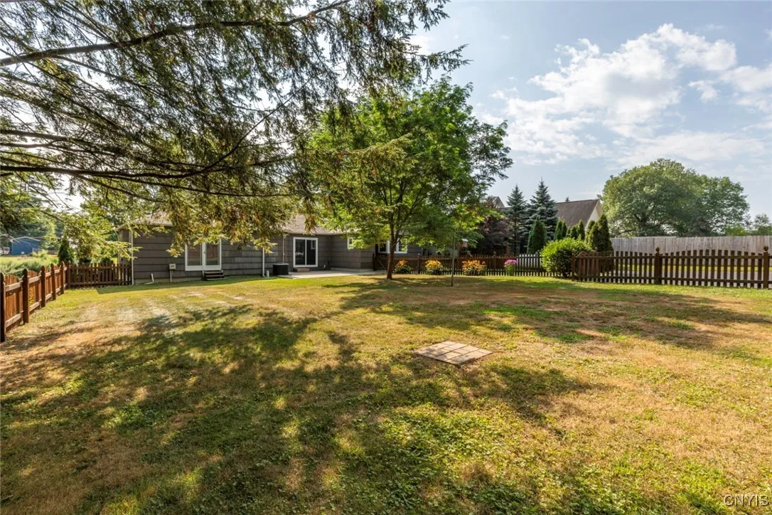 8 Willard Dr Drive, Constantia, New York 13028, Constantia, New York 13028, 3 Bedrooms Bedrooms, 8 Rooms Rooms,2 BathroomsBathrooms,Residential,Closed,8 Willard Dr Drive, Constantia, New York 13028,0,S1624109