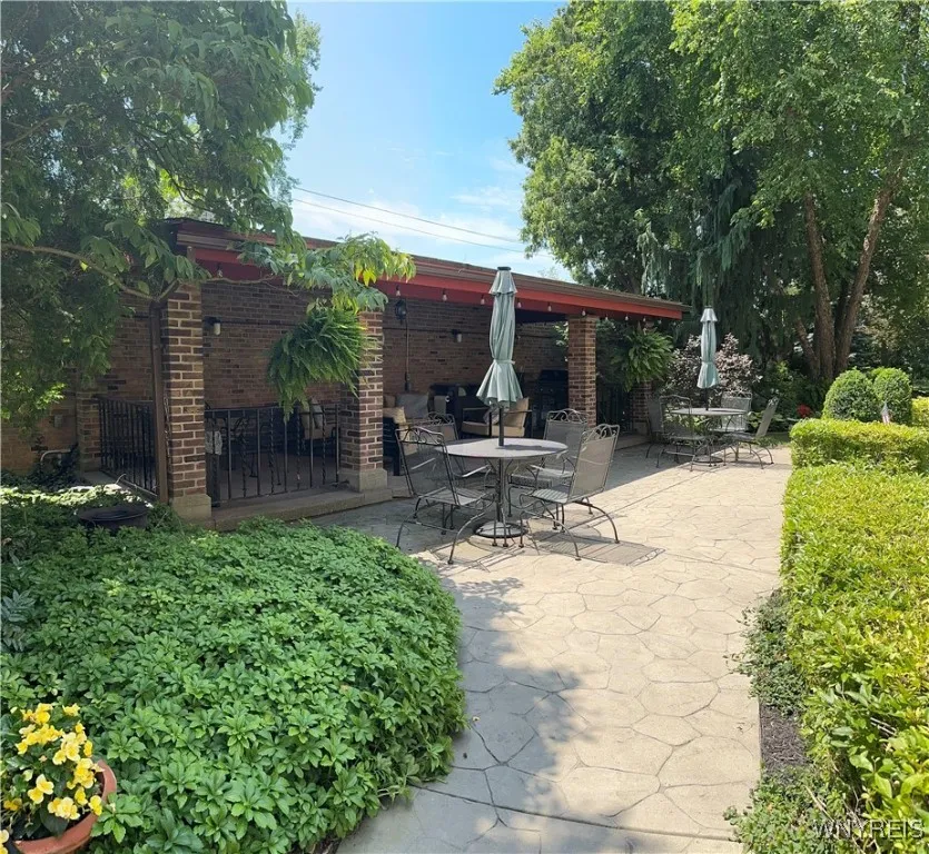 751 West Ferry #4cd 4cd, Buffalo, New York 14222, Buffalo, New York 14222, 2 Bedrooms Bedrooms, 6 Rooms Rooms,2 BathroomsBathrooms,Residential,For Sale,751 West Ferry #4cd 4cd, Buffalo, New York 14222,B1623568