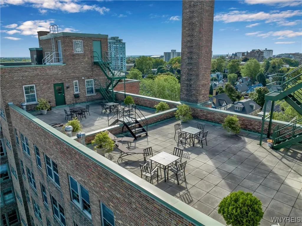 751 West Ferry #4cd 4cd, Buffalo, New York 14222, Buffalo, New York 14222, 2 Bedrooms Bedrooms, 6 Rooms Rooms,2 BathroomsBathrooms,Residential,For Sale,751 West Ferry #4cd 4cd, Buffalo, New York 14222,B1623568