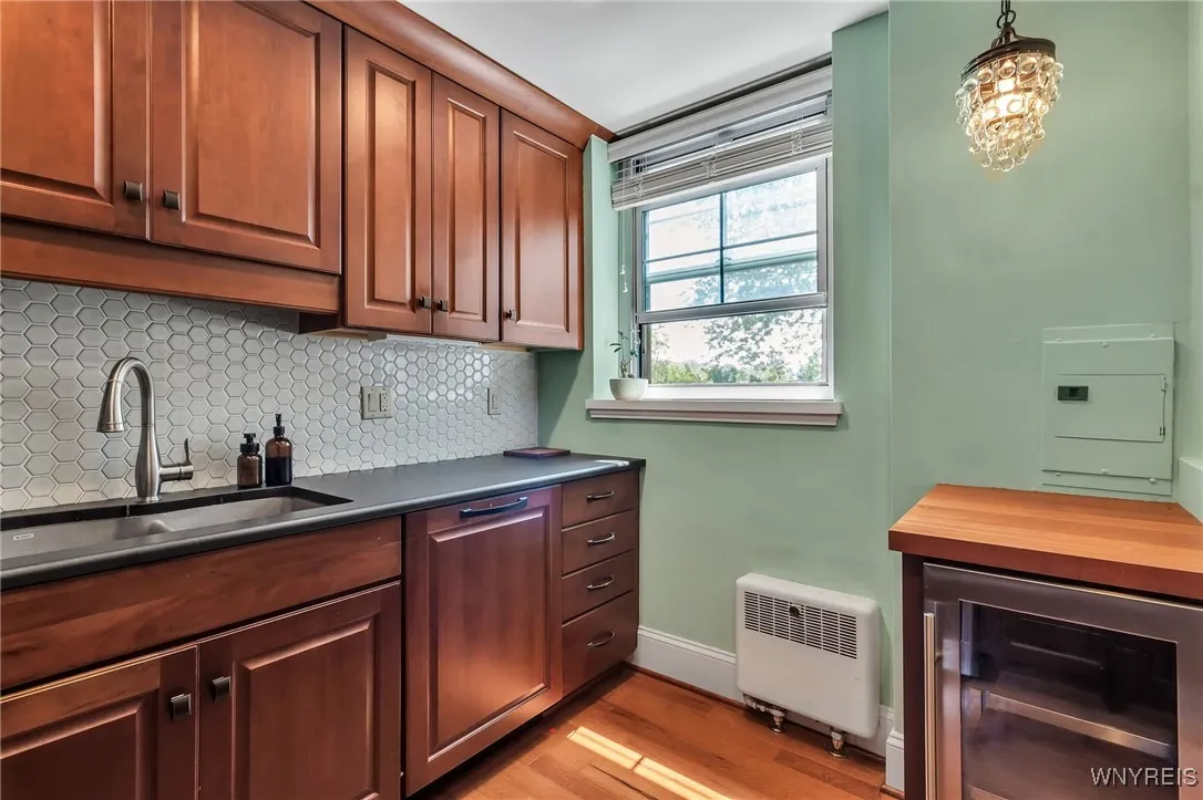 751 West Ferry #4cd 4cd, Buffalo, New York 14222, Buffalo, New York 14222, 2 Bedrooms Bedrooms, 6 Rooms Rooms,2 BathroomsBathrooms,Residential,For Sale,751 West Ferry #4cd 4cd, Buffalo, New York 14222,B1623568