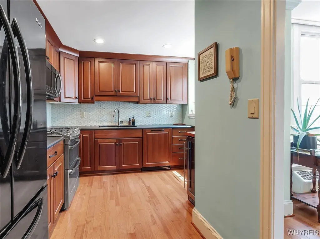 751 West Ferry #4cd 4cd, Buffalo, New York 14222, Buffalo, New York 14222, 2 Bedrooms Bedrooms, 6 Rooms Rooms,2 BathroomsBathrooms,Residential,For Sale,751 West Ferry #4cd 4cd, Buffalo, New York 14222,B1623568