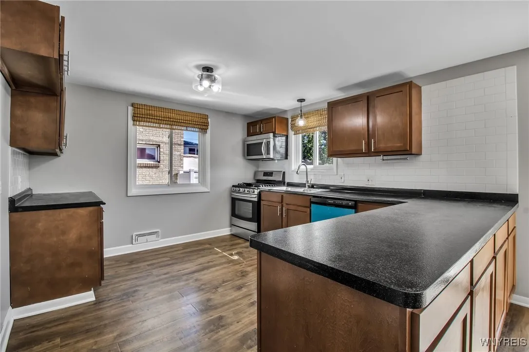 32 Wellington Road, Cheektowaga, New York 14225, Cheektowaga, New York 14225, 4 Bedrooms Bedrooms, 7 Rooms Rooms,2 BathroomsBathrooms,Residential,Closed,32 Wellington Road, Cheektowaga, New York 14225,0,B1622655