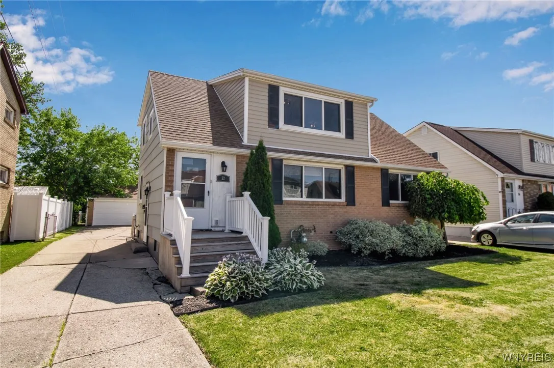 32 Wellington Road, Cheektowaga, New York 14225, Cheektowaga, New York 14225, 4 Bedrooms Bedrooms, 7 Rooms Rooms,2 BathroomsBathrooms,Residential,Closed,32 Wellington Road, Cheektowaga, New York 14225,0,B1622655