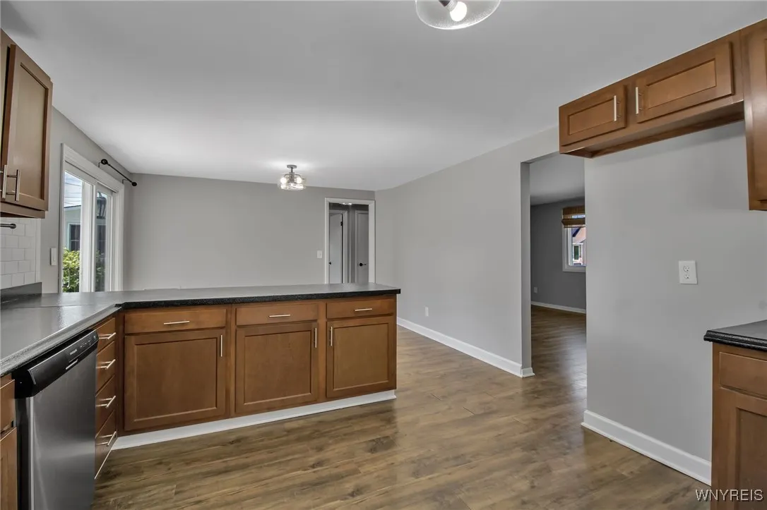 32 Wellington Road, Cheektowaga, New York 14225, Cheektowaga, New York 14225, 4 Bedrooms Bedrooms, 7 Rooms Rooms,2 BathroomsBathrooms,Residential,Closed,32 Wellington Road, Cheektowaga, New York 14225,0,B1622655