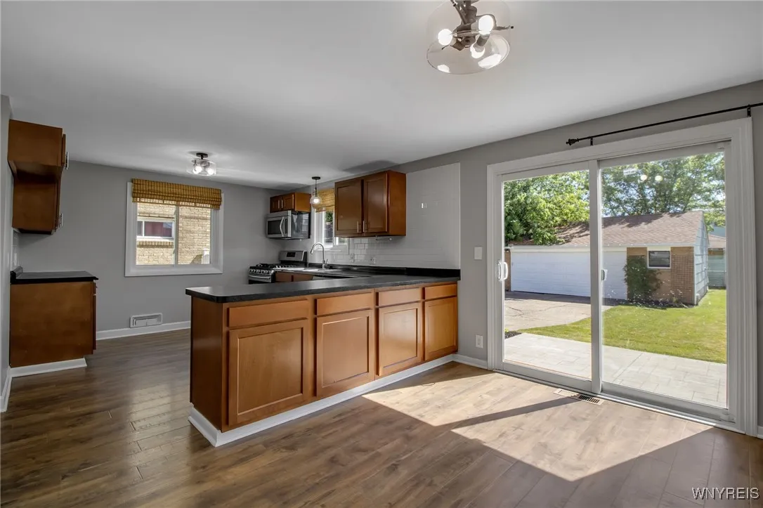 32 Wellington Road, Cheektowaga, New York 14225, Cheektowaga, New York 14225, 4 Bedrooms Bedrooms, 7 Rooms Rooms,2 BathroomsBathrooms,Residential,Closed,32 Wellington Road, Cheektowaga, New York 14225,0,B1622655