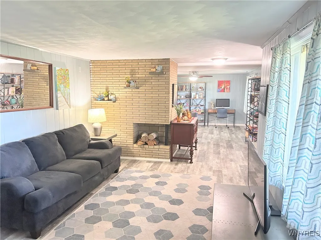 1st floor living room