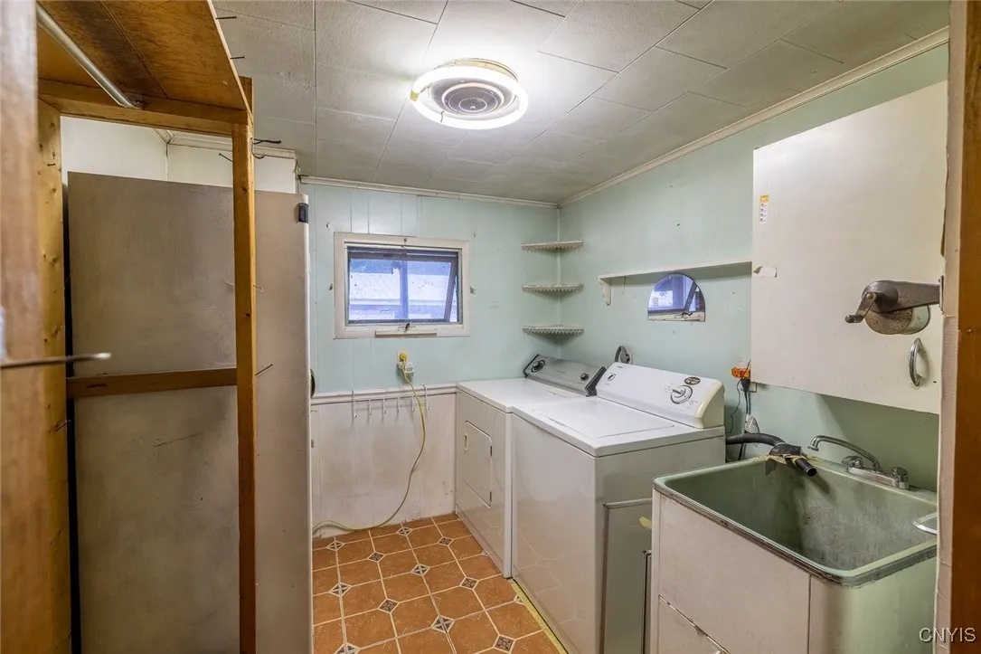 129 South Central Avenue, Manlius, New York 13116, Manlius, New York 13116, 3 Bedrooms Bedrooms, 10 Rooms Rooms,1 BathroomBathrooms,Residential,Closed,129 South Central Avenue, Manlius, New York 13116,0,S1624111