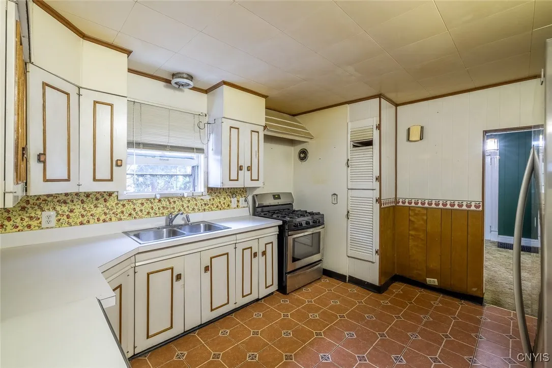 129 South Central Avenue, Manlius, New York 13116, Manlius, New York 13116, 3 Bedrooms Bedrooms, 10 Rooms Rooms,1 BathroomBathrooms,Residential,Closed,129 South Central Avenue, Manlius, New York 13116,0,S1624111