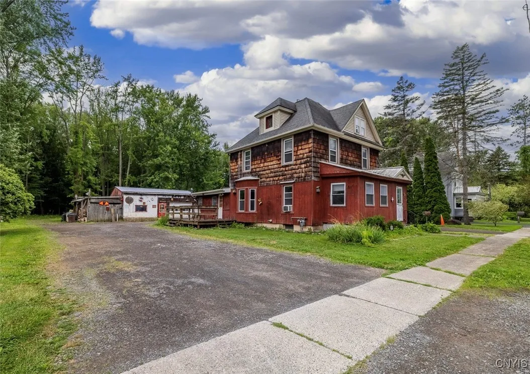 129 South Central Avenue, Manlius, New York 13116, Manlius, New York 13116, 3 Bedrooms Bedrooms, 10 Rooms Rooms,1 BathroomBathrooms,Residential,Closed,129 South Central Avenue, Manlius, New York 13116,0,S1624111