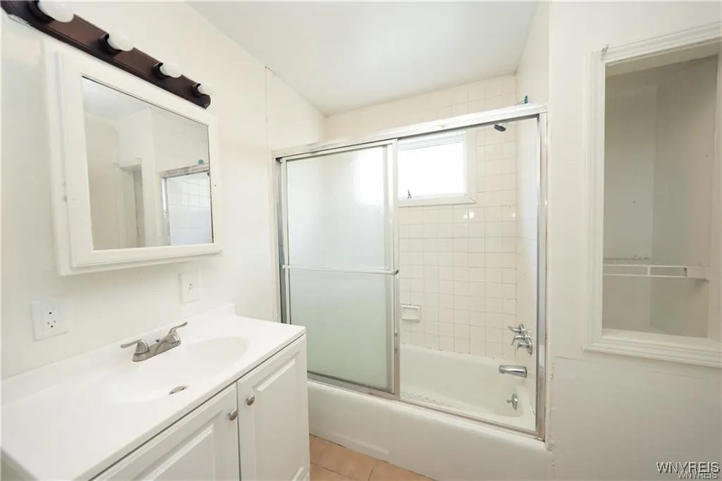 214 West Ferry Street N, Buffalo, New York 14213, Buffalo, New York 14213, 5 Bedrooms Bedrooms, ,2 BathroomsBathrooms,Residential,For Sale,214 West Ferry Street N, Buffalo, New York 14213,B1624157