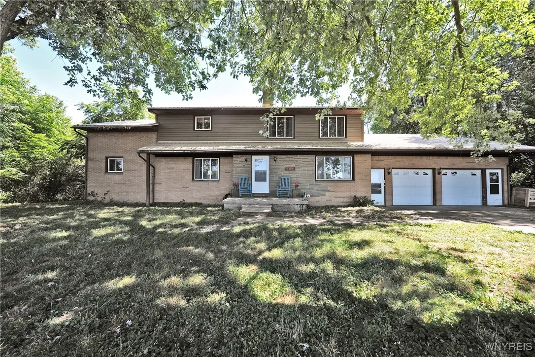 3467 Hickman Road, Eden, New York 14057, Eden, New York 14057, 6 Bedrooms Bedrooms, 15 Rooms Rooms,3 BathroomsBathrooms,Residential,For Sale,3467 Hickman Road, Eden, New York 14057,0,B1623529