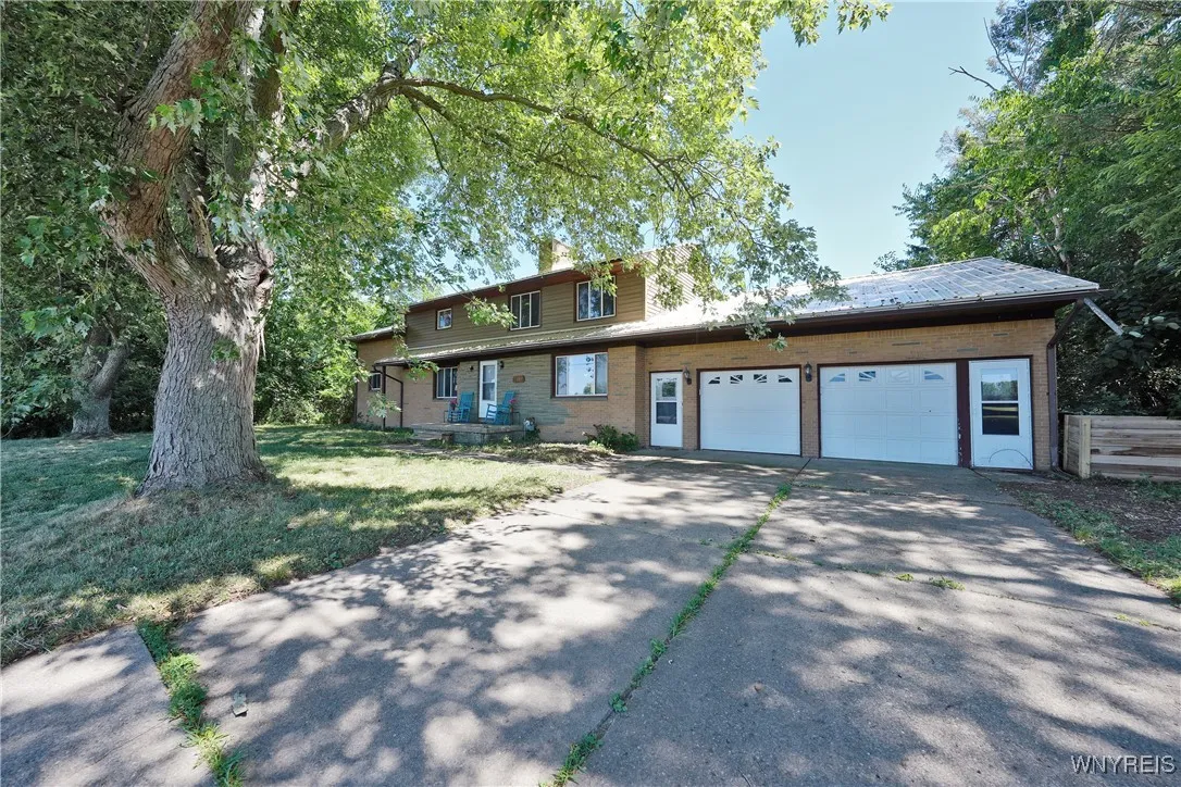 3467 Hickman Road, Eden, New York 14057, Eden, New York 14057, 6 Bedrooms Bedrooms, 15 Rooms Rooms,3 BathroomsBathrooms,Residential,For Sale,3467 Hickman Road, Eden, New York 14057,0,B1623529