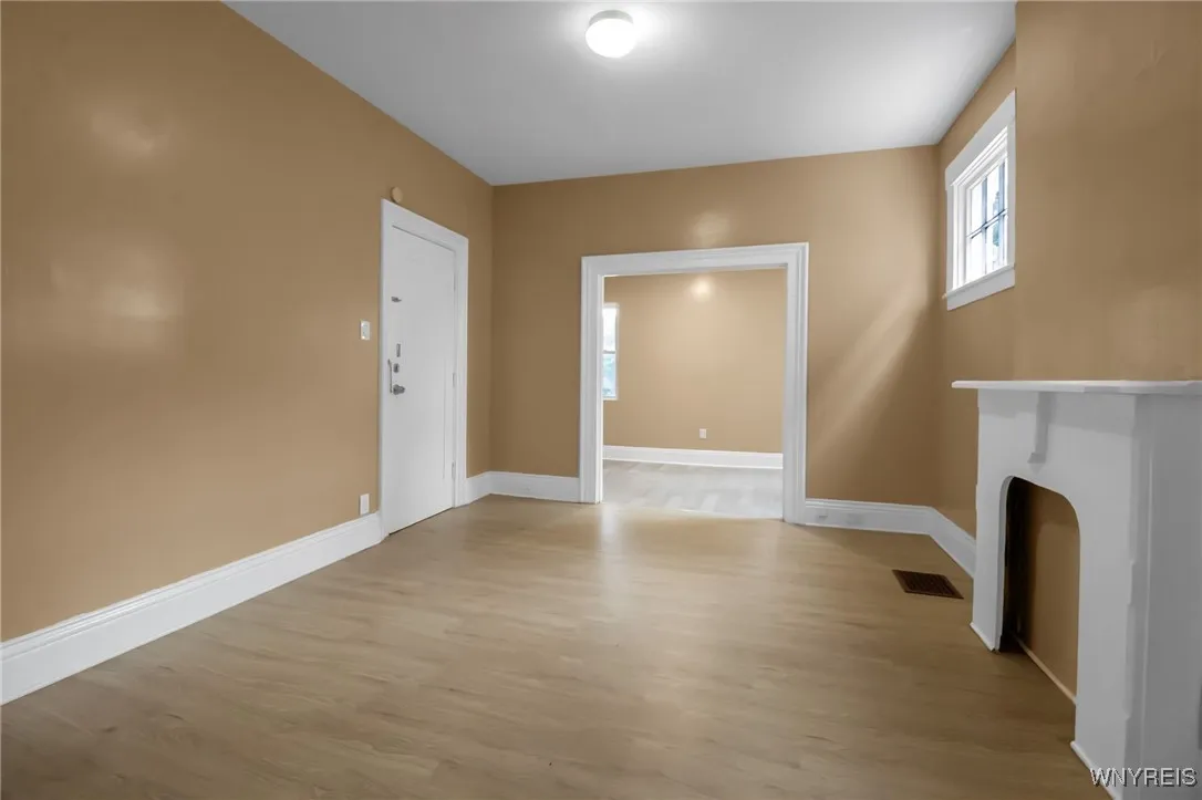 166 Vermont Street, Buffalo, New York 14213, Buffalo, New York 14213, 6 Bedrooms Bedrooms, ,2 BathroomsBathrooms,Residential,For Sale,166 Vermont Street, Buffalo, New York 14213,B1623491