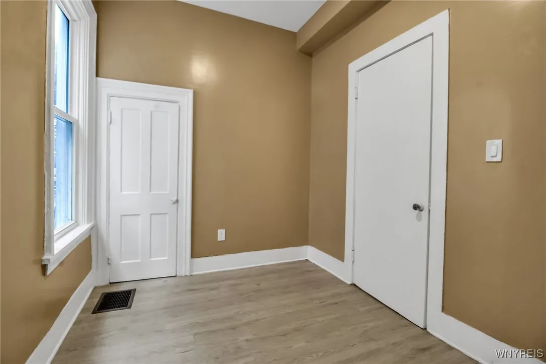 166 Vermont Street, Buffalo, New York 14213, Buffalo, New York 14213, 6 Bedrooms Bedrooms, ,2 BathroomsBathrooms,Residential,For Sale,166 Vermont Street, Buffalo, New York 14213,B1623491