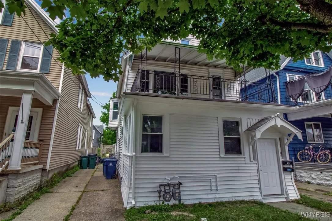 166 Vermont Street, Buffalo, New York 14213, Buffalo, New York 14213, 6 Bedrooms Bedrooms, ,2 BathroomsBathrooms,Residential,For Sale,166 Vermont Street, Buffalo, New York 14213,B1623491