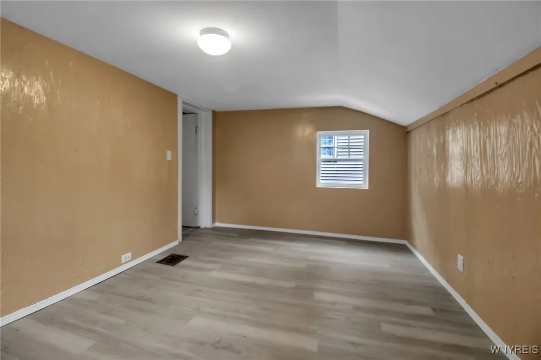 166 Vermont Street, Buffalo, New York 14213, Buffalo, New York 14213, 6 Bedrooms Bedrooms, ,2 BathroomsBathrooms,Residential,For Sale,166 Vermont Street, Buffalo, New York 14213,B1623491