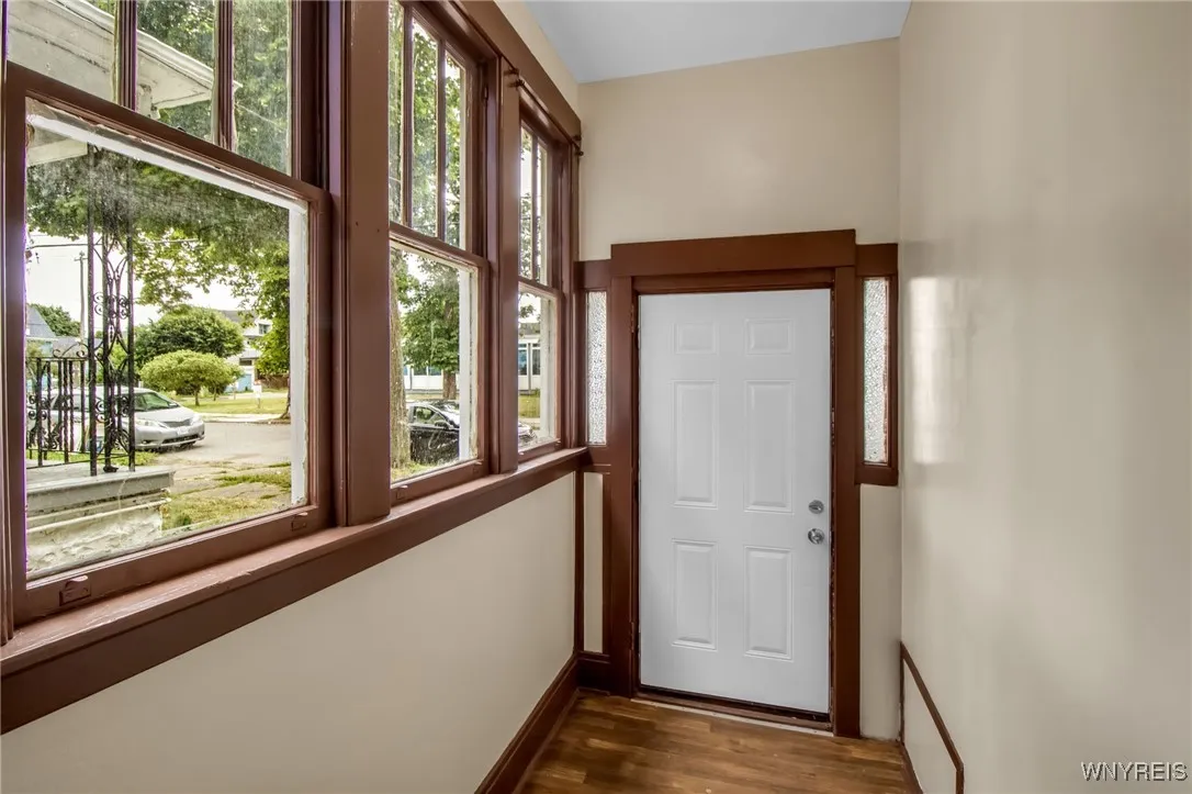166 Vermont Street, Buffalo, New York 14213, Buffalo, New York 14213, 6 Bedrooms Bedrooms, ,2 BathroomsBathrooms,Residential,For Sale,166 Vermont Street, Buffalo, New York 14213,B1623491