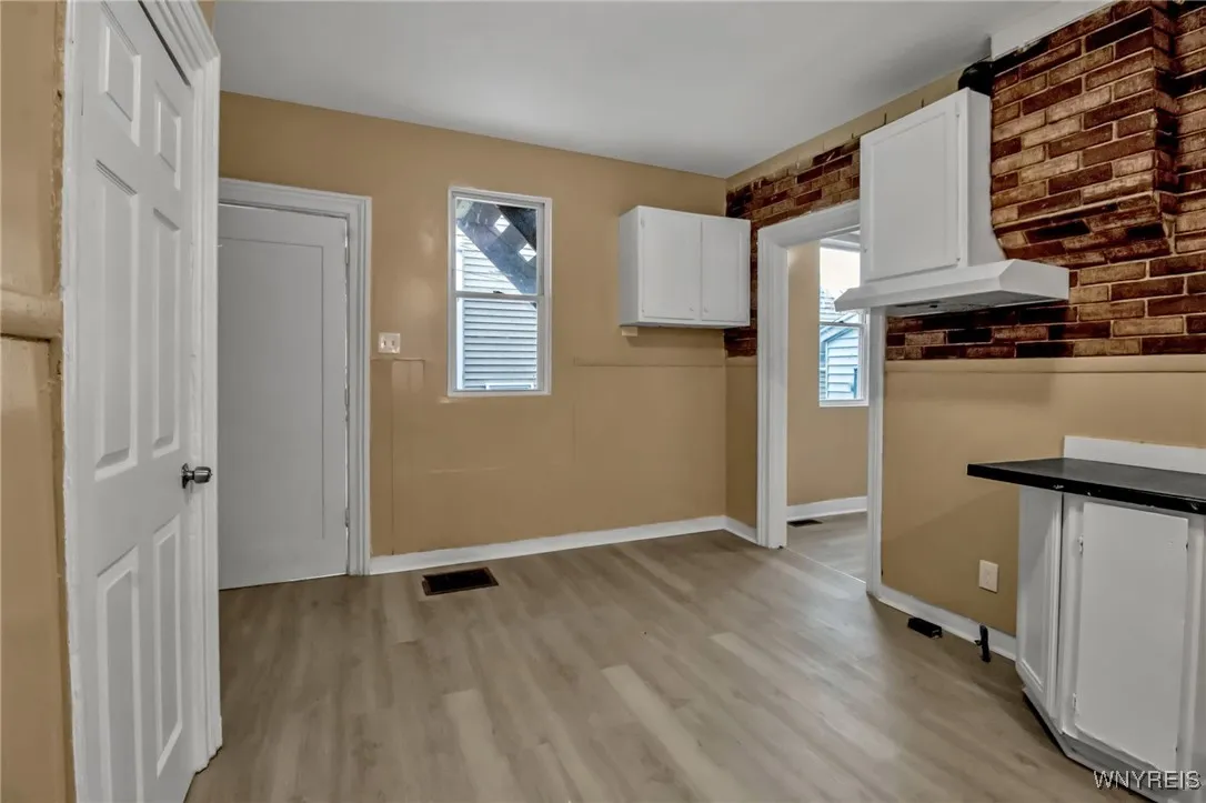 166 Vermont Street, Buffalo, New York 14213, Buffalo, New York 14213, 6 Bedrooms Bedrooms, ,2 BathroomsBathrooms,Residential,For Sale,166 Vermont Street, Buffalo, New York 14213,B1623491