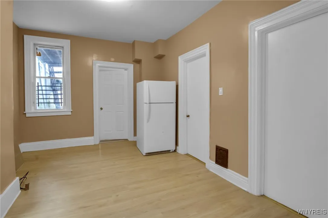166 Vermont Street, Buffalo, New York 14213, Buffalo, New York 14213, 6 Bedrooms Bedrooms, ,2 BathroomsBathrooms,Residential,For Sale,166 Vermont Street, Buffalo, New York 14213,B1623491