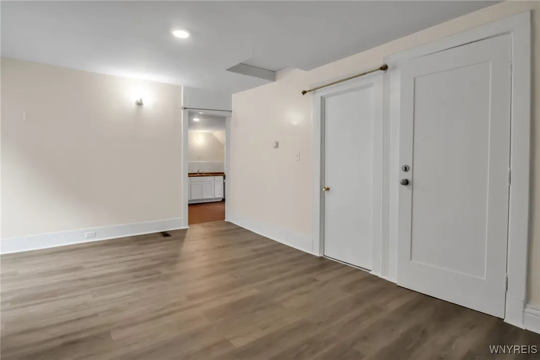 166 Vermont Street, Buffalo, New York 14213, Buffalo, New York 14213, 6 Bedrooms Bedrooms, ,2 BathroomsBathrooms,Residential,For Sale,166 Vermont Street, Buffalo, New York 14213,B1623491