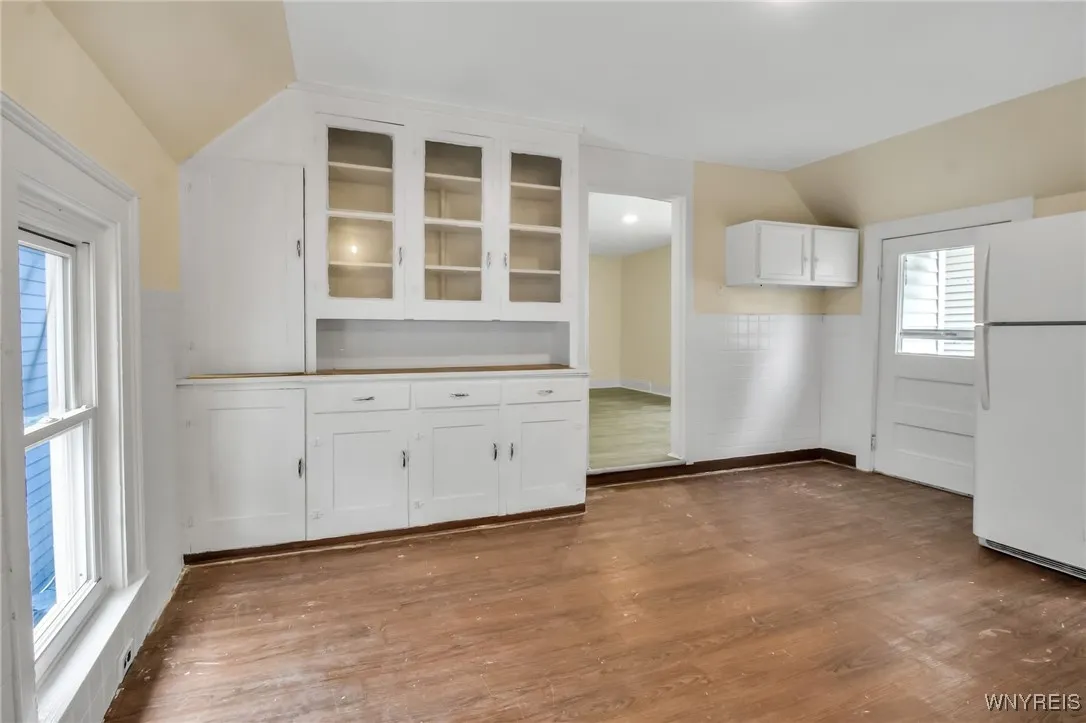 166 Vermont Street, Buffalo, New York 14213, Buffalo, New York 14213, 6 Bedrooms Bedrooms, ,2 BathroomsBathrooms,Residential,For Sale,166 Vermont Street, Buffalo, New York 14213,B1623491
