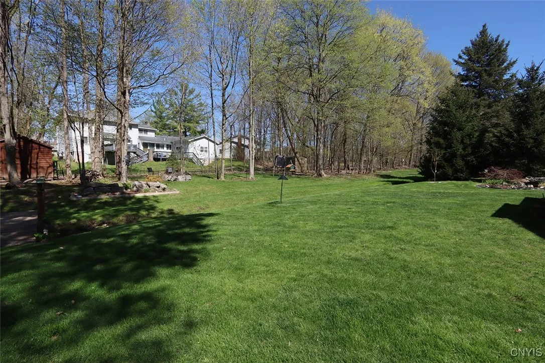 8228 Verbeck Drive, Manlius, New York 13104, Manlius, New York 13104, 4 Bedrooms Bedrooms, 10 Rooms Rooms,2 BathroomsBathrooms,Residential,Closed,8228 Verbeck Drive, Manlius, New York 13104,S1624113