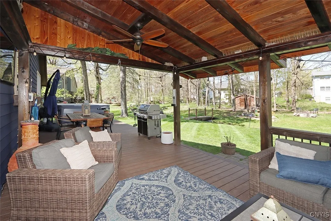 8228 Verbeck Drive, Manlius, New York 13104, Manlius, New York 13104, 4 Bedrooms Bedrooms, 10 Rooms Rooms,2 BathroomsBathrooms,Residential,Closed,8228 Verbeck Drive, Manlius, New York 13104,S1624113
