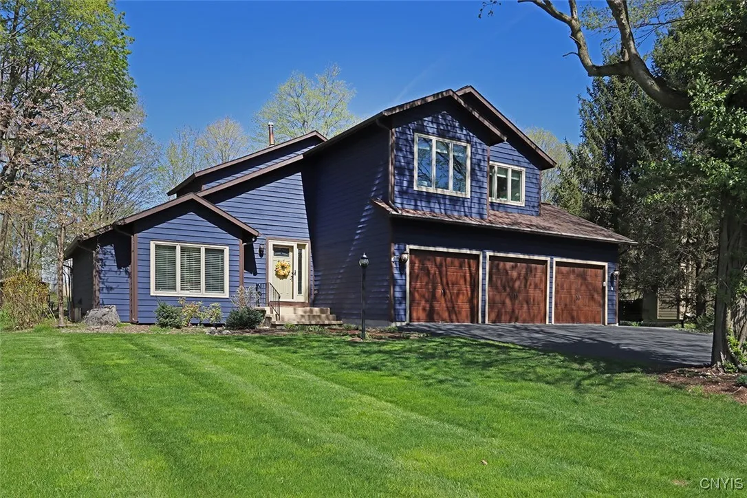 8228 Verbeck Drive, Manlius, New York 13104, Manlius, New York 13104, 4 Bedrooms Bedrooms, 10 Rooms Rooms,2 BathroomsBathrooms,Residential,Closed,8228 Verbeck Drive, Manlius, New York 13104,S1624113