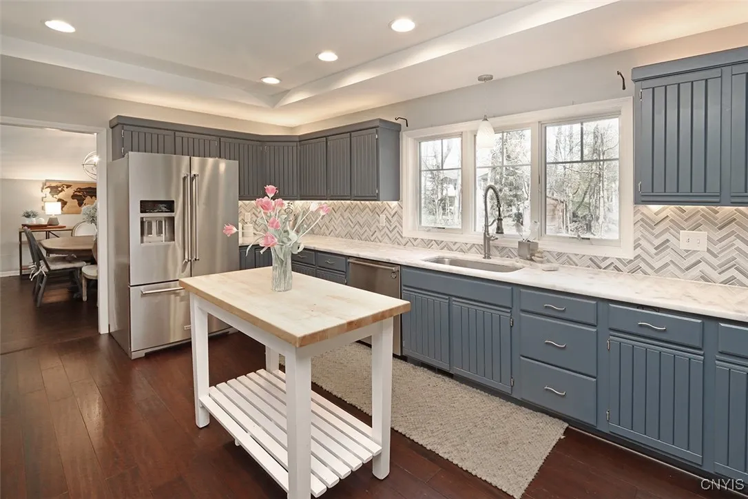 8228 Verbeck Drive, Manlius, New York 13104, Manlius, New York 13104, 4 Bedrooms Bedrooms, 10 Rooms Rooms,2 BathroomsBathrooms,Residential,Closed,8228 Verbeck Drive, Manlius, New York 13104,S1624113