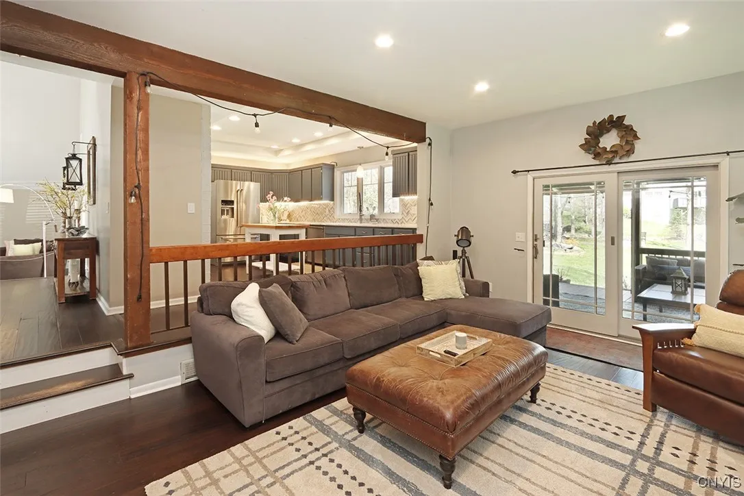 8228 Verbeck Drive, Manlius, New York 13104, Manlius, New York 13104, 4 Bedrooms Bedrooms, 10 Rooms Rooms,2 BathroomsBathrooms,Residential,Closed,8228 Verbeck Drive, Manlius, New York 13104,S1624113