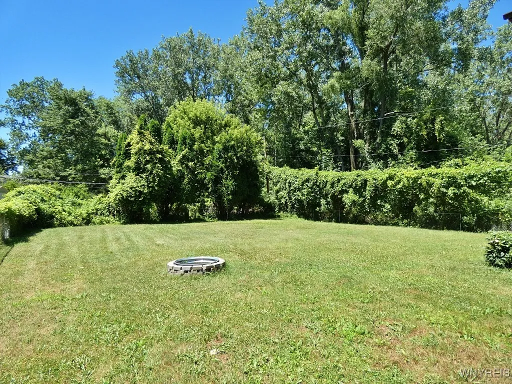 70 Acacia Drive, Amherst, New York 14228, Amherst, New York 14228, 6 Bedrooms Bedrooms, ,2 BathroomsBathrooms,Residential,Closed,70 Acacia Drive, Amherst, New York 14228,0,B1624154