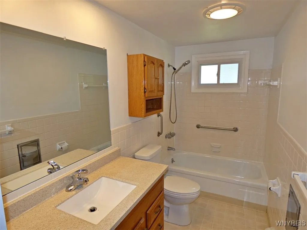 70 Acacia Drive, Amherst, New York 14228, Amherst, New York 14228, 6 Bedrooms Bedrooms, ,2 BathroomsBathrooms,Residential,Closed,70 Acacia Drive, Amherst, New York 14228,0,B1624154