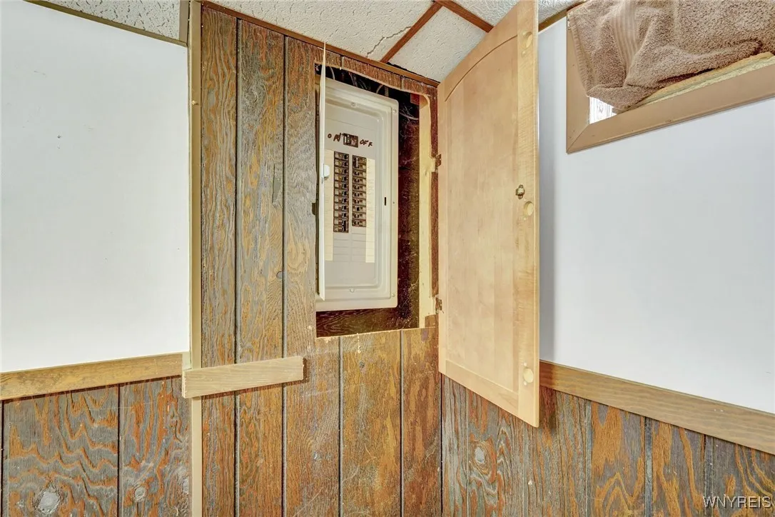 4938 Clinton Street, West Seneca, New York 14224, West Seneca, New York 14224, 2 Bedrooms Bedrooms, 7 Rooms Rooms,1 BathroomBathrooms,Residential,Closed,4938 Clinton Street, West Seneca, New York 14224,0,B1623710