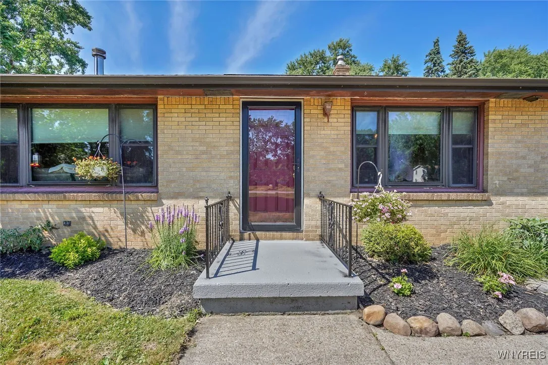 4938 Clinton Street, West Seneca, New York 14224, West Seneca, New York 14224, 2 Bedrooms Bedrooms, 7 Rooms Rooms,1 BathroomBathrooms,Residential,Closed,4938 Clinton Street, West Seneca, New York 14224,0,B1623710