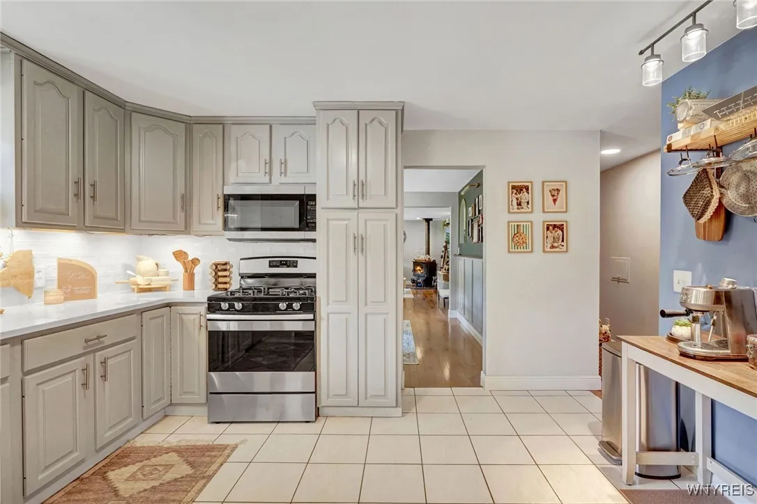 4938 Clinton Street, West Seneca, New York 14224, West Seneca, New York 14224, 2 Bedrooms Bedrooms, 7 Rooms Rooms,1 BathroomBathrooms,Residential,Closed,4938 Clinton Street, West Seneca, New York 14224,0,B1623710