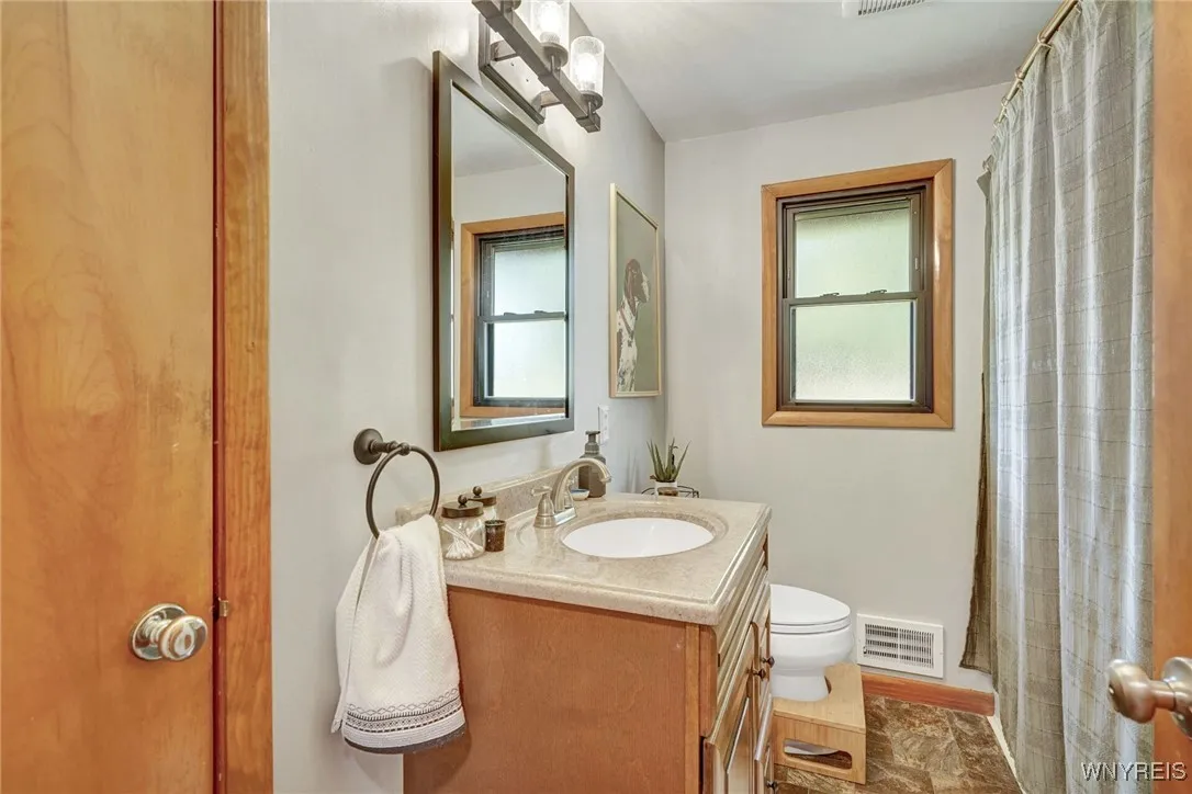 4938 Clinton Street, West Seneca, New York 14224, West Seneca, New York 14224, 2 Bedrooms Bedrooms, 7 Rooms Rooms,1 BathroomBathrooms,Residential,Closed,4938 Clinton Street, West Seneca, New York 14224,0,B1623710