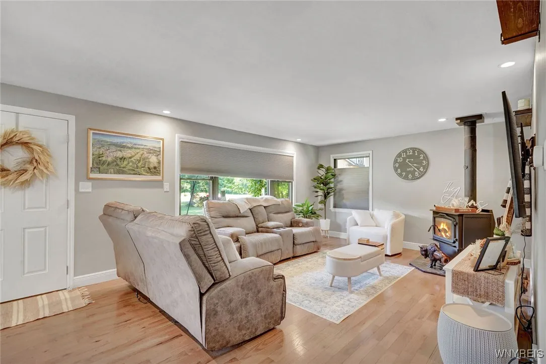 4938 Clinton Street, West Seneca, New York 14224, West Seneca, New York 14224, 2 Bedrooms Bedrooms, 7 Rooms Rooms,1 BathroomBathrooms,Residential,Closed,4938 Clinton Street, West Seneca, New York 14224,0,B1623710