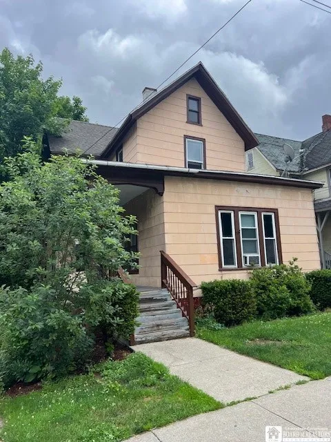 331 Foote Avenue, Jamestown, New York 14701, Jamestown, New York 14701, 4 Bedrooms Bedrooms, ,3 BathroomsBathrooms,Residential,For Sale,331 Foote Avenue, Jamestown, New York 14701,R1624206