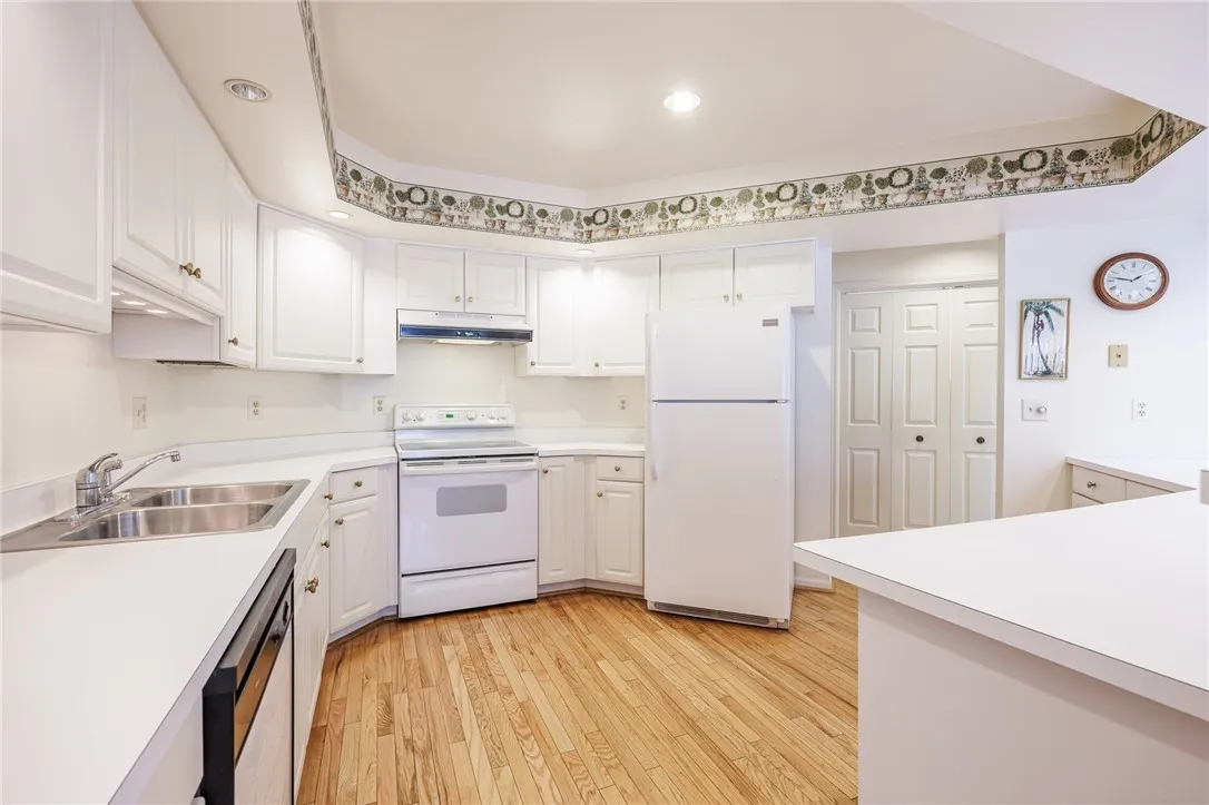 1200 Hillsboro Cove Circle, Webster, New York 1458, Webster, New York 14580, 2 Bedrooms Bedrooms, 5 Rooms Rooms,2 BathroomsBathrooms,Residential,Closed,1200 Hillsboro Cove Circle, Webster, New York 1458,0,R1624170