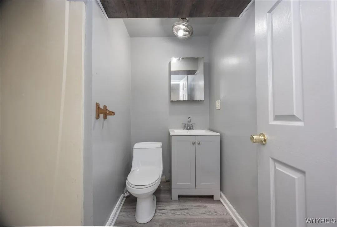 1023 15th Street, Niagara Falls, New York 14301, Niagara Falls, New York 14301, 5 Bedrooms Bedrooms, ,4 BathroomsBathrooms,Residential,For Sale,1023 15th Street, Niagara Falls, New York 14301,0,B1623850