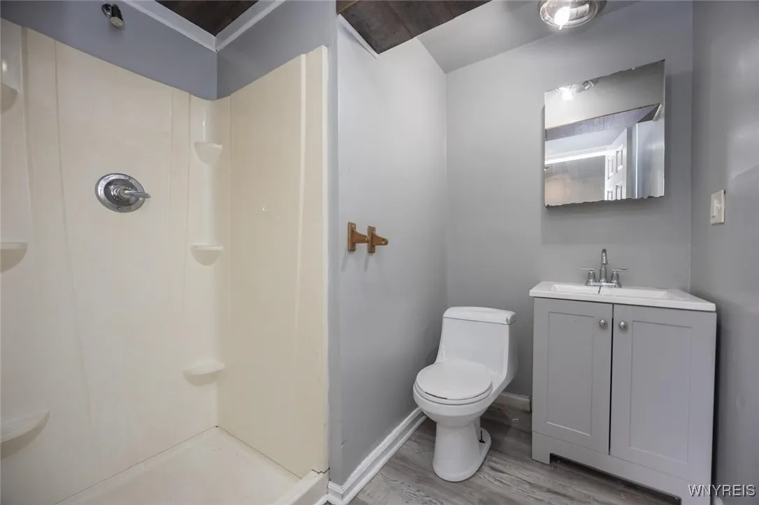 1023 15th Street, Niagara Falls, New York 14301, Niagara Falls, New York 14301, 5 Bedrooms Bedrooms, ,4 BathroomsBathrooms,Residential,For Sale,1023 15th Street, Niagara Falls, New York 14301,0,B1623850