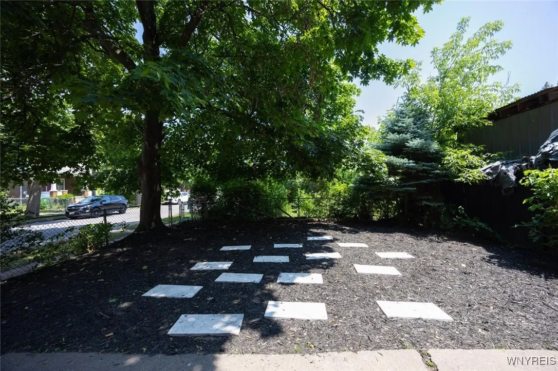 1023 15th Street, Niagara Falls, New York 14301, Niagara Falls, New York 14301, 5 Bedrooms Bedrooms, ,4 BathroomsBathrooms,Residential,For Sale,1023 15th Street, Niagara Falls, New York 14301,0,B1623850