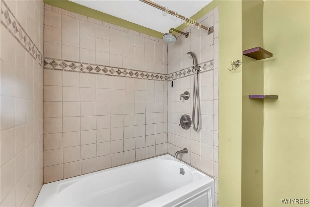356 Knowlton Avenue, Tonawanda, New York 14217, Tonawanda, New York 14217, 3 Bedrooms Bedrooms, 7 Rooms Rooms,1 BathroomBathrooms,Residential,For Sale,356 Knowlton Avenue, Tonawanda, New York 14217,B1623394