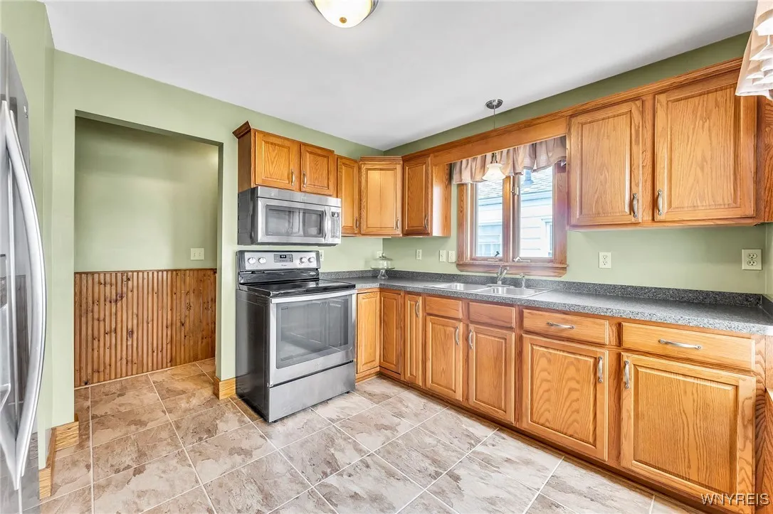 356 Knowlton Avenue, Tonawanda, New York 14217, Tonawanda, New York 14217, 3 Bedrooms Bedrooms, 7 Rooms Rooms,1 BathroomBathrooms,Residential,For Sale,356 Knowlton Avenue, Tonawanda, New York 14217,B1623394
