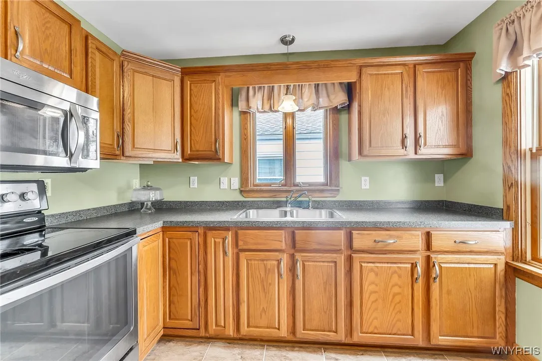 356 Knowlton Avenue, Tonawanda, New York 14217, Tonawanda, New York 14217, 3 Bedrooms Bedrooms, 7 Rooms Rooms,1 BathroomBathrooms,Residential,For Sale,356 Knowlton Avenue, Tonawanda, New York 14217,B1623394