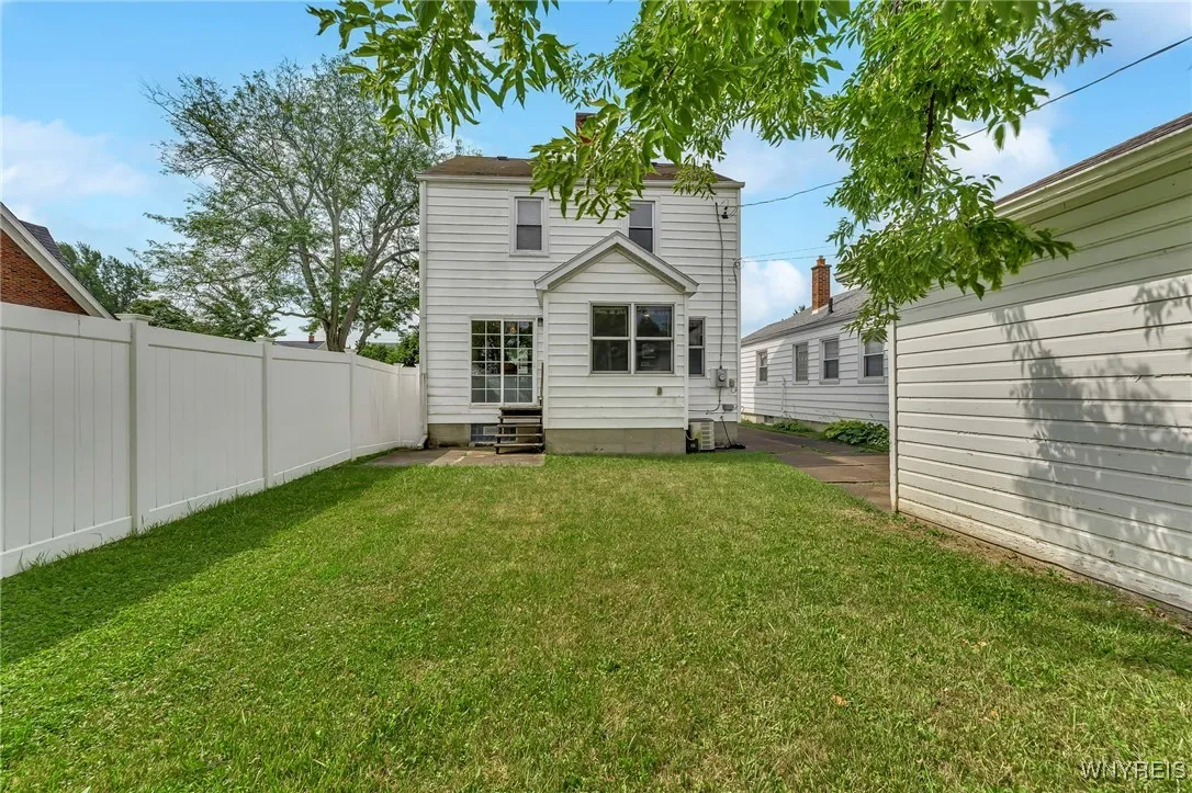 356 Knowlton Avenue, Tonawanda, New York 14217, Tonawanda, New York 14217, 3 Bedrooms Bedrooms, 7 Rooms Rooms,1 BathroomBathrooms,Residential,For Sale,356 Knowlton Avenue, Tonawanda, New York 14217,B1623394
