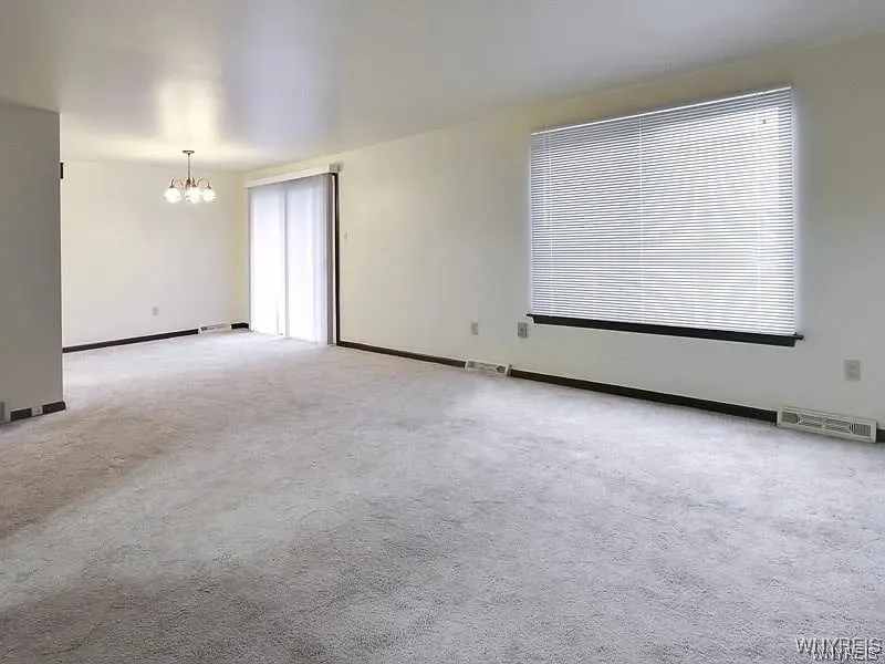 55 #1 Greenwich, Amherst, New York 14228, Amherst, New York 14228, 1 Bedroom Bedrooms, 3 Rooms Rooms,1 BathroomBathrooms,Residential Lease,For Rent,55 #1 Greenwich, Amherst, New York 14228,B1624239