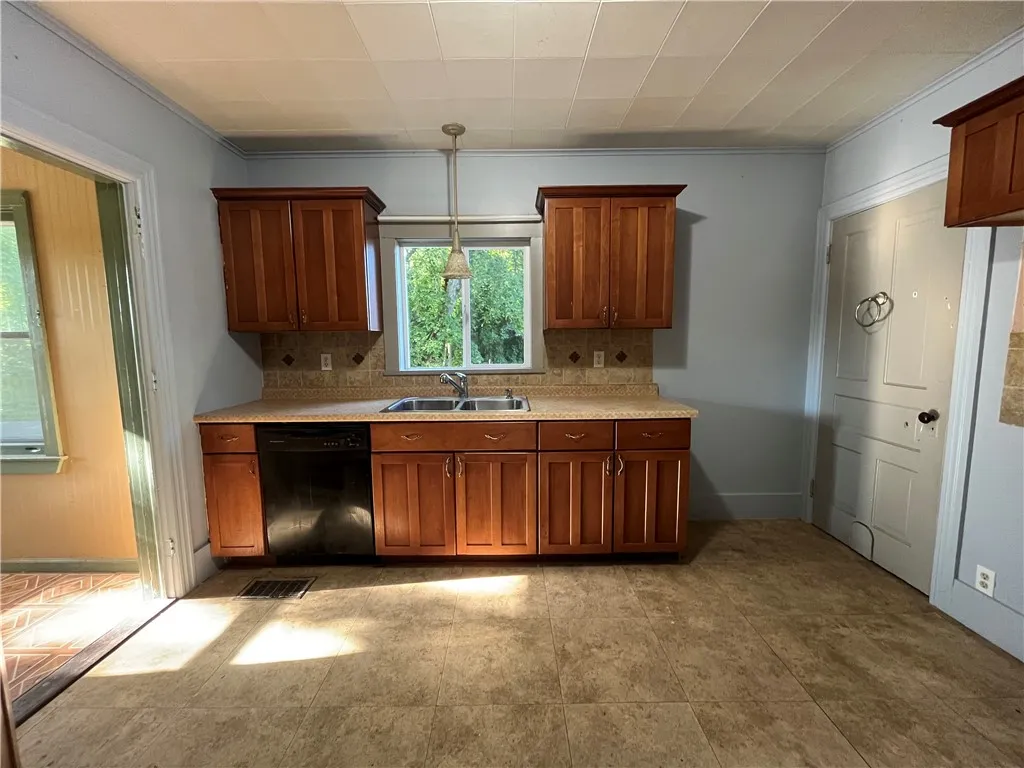 5617 State Route 14, Sodus, New York 14551, Sodus, New York 14551, 4 Bedrooms Bedrooms, 8 Rooms Rooms,1 BathroomBathrooms,Residential,For Sale,5617 State Route 14, Sodus, New York 14551,0,R1623314