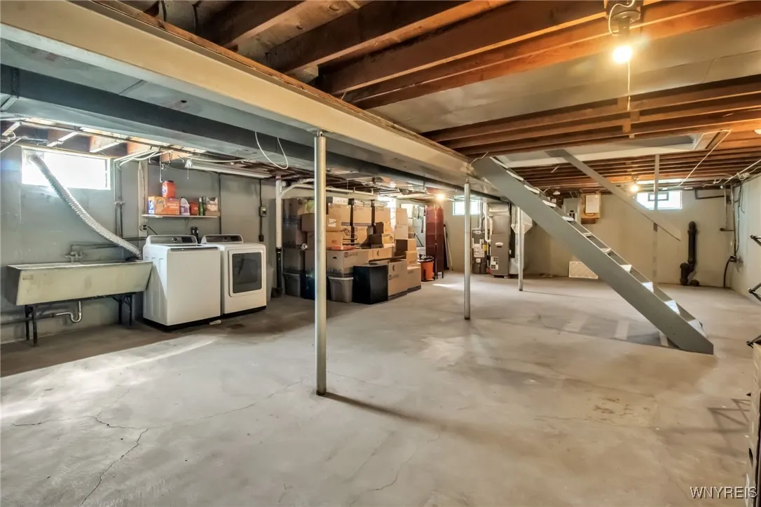 445 Mill Road, West Seneca, New York 14224, West Seneca, New York 14224, 4 Bedrooms Bedrooms, 10 Rooms Rooms,2 BathroomsBathrooms,Residential,Closed,445 Mill Road, West Seneca, New York 14224,0,B1622121